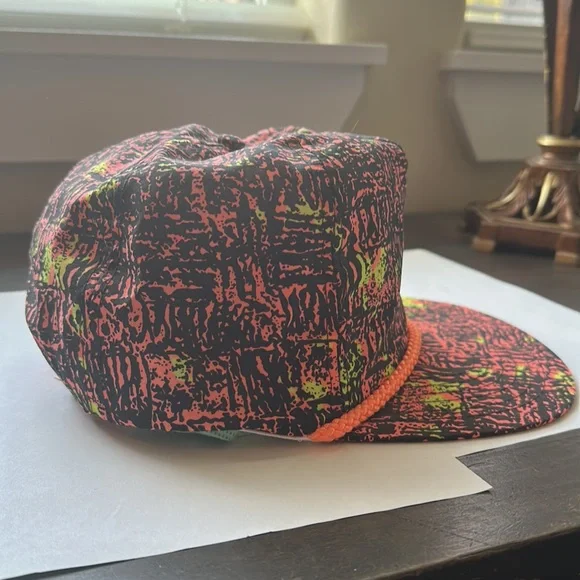 Retro SnapBack - Picture 2 of 4
